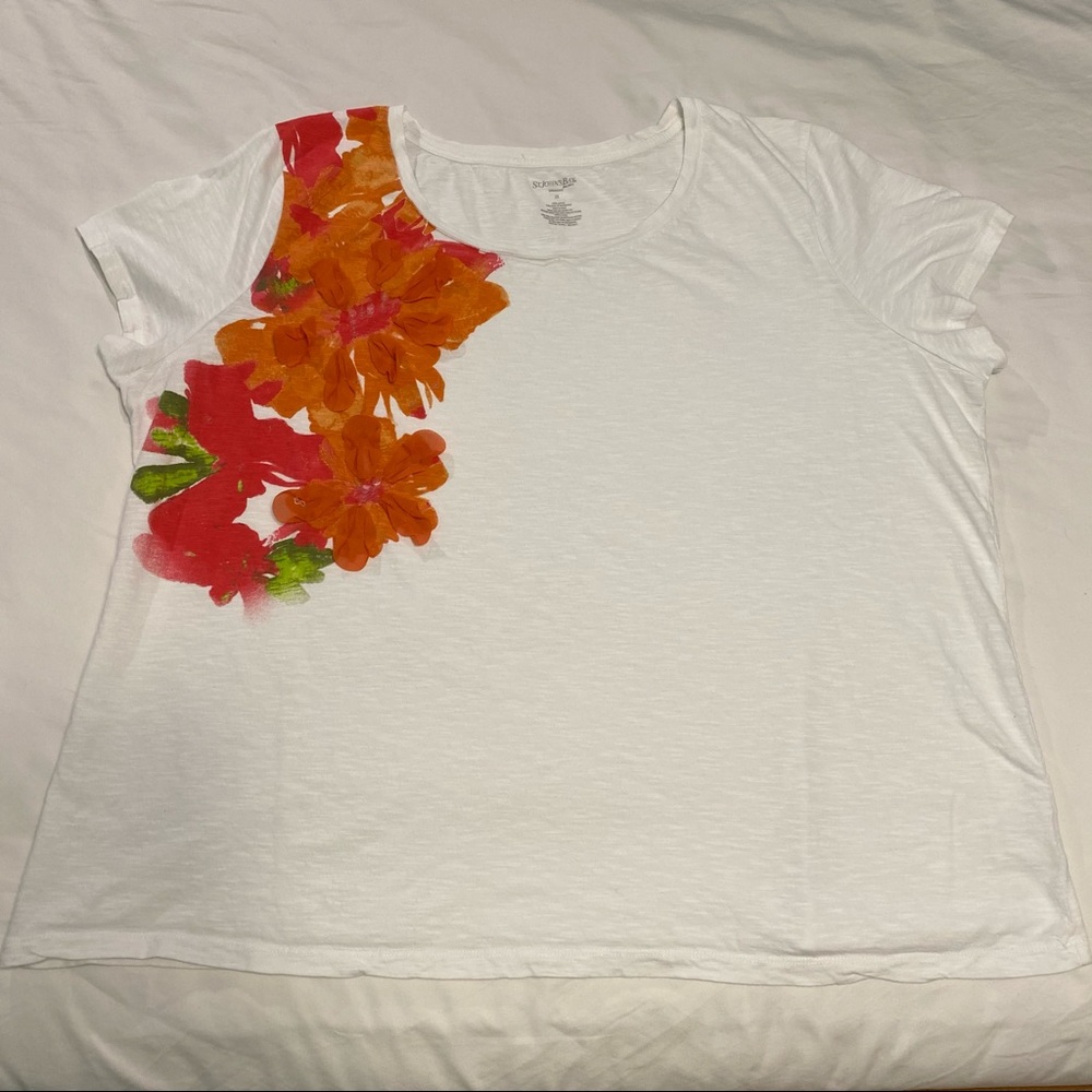 Plus Size Women's Floral T-Shirt